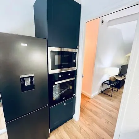 Stylish Unit In דירה